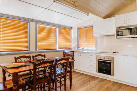 Apple Blossom Cottages - Sydney 4u 7