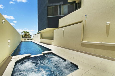 Malibu Apartments - Sydney 4u 17