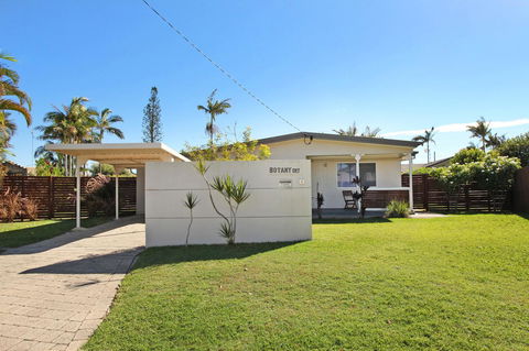 6 Botany Court Marcoola Beach - Pet Friendly 500 Bond - Sydney 4u 0
