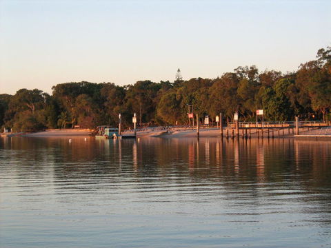 Coomera Houseboats - Sydney 4u 2