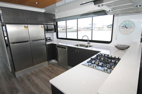 Coomera Houseboats - Sydney 4u 37