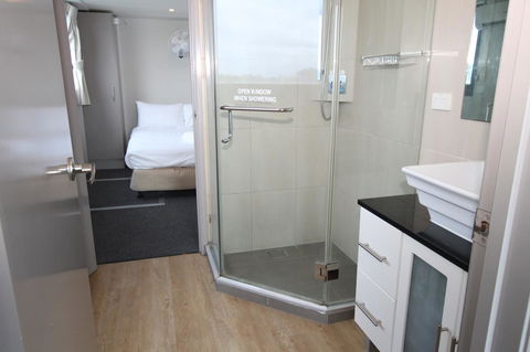 Coomera Houseboats - Sydney 4u 23