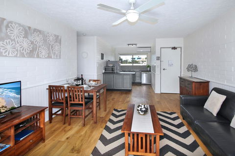 Surf Dance Apartments - Sydney 4u 6