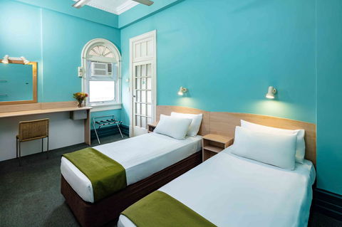 Hides Hotel - Sydney 4u 18