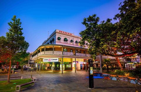 Hides Hotel - Sydney 4u 23