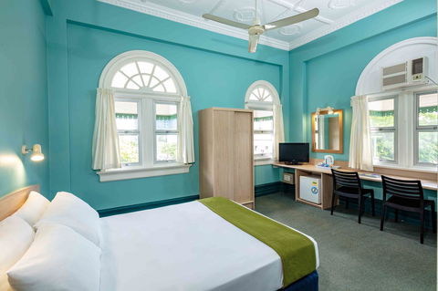 Hides Hotel - Sydney 4u 20