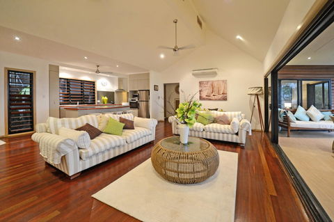Paddons - Sydney 4u 0