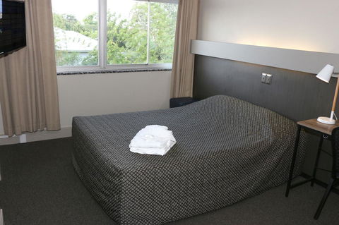 Brighton Hotel - Sydney 4u 1