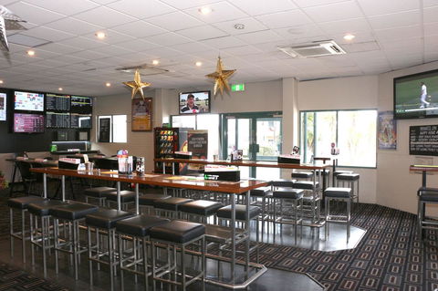 Brighton Hotel - Sydney 4u 16