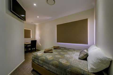 Western Downs Motor Inn - Sydney 4u 3