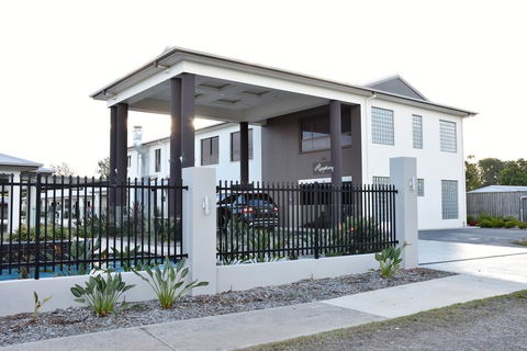 Western Downs Motor Inn - Sydney 4u 0