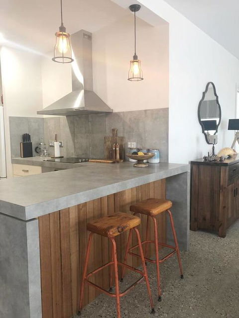 Weston Farm Seaside Stay - Sydney 4u 3