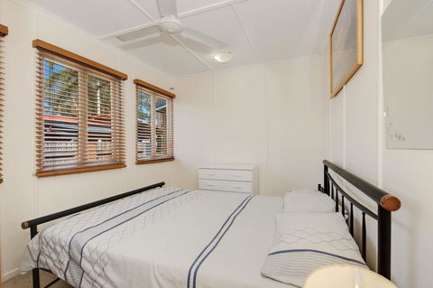 Wheelchair Friendly With Water Views - Welsby Pde, Bongaree - Accommodation Sydney 1