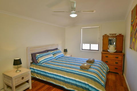 William Creek Camp Ground & Units - Sydney 4u 3