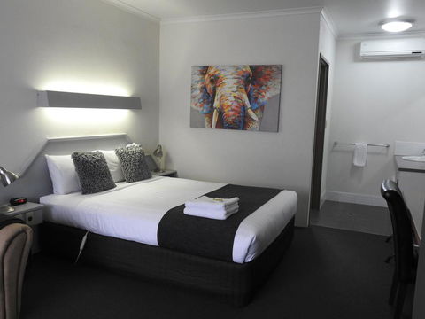 Wine Village Motor Inn - Accommodation Sydney 1
