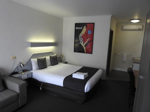 Wine Village Motor Inn - Accommodation Sydney 0