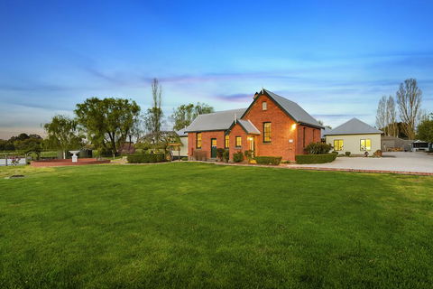 Woodend Old School House - Sydney 4u 0