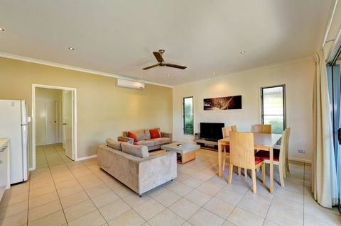 Woodgate Beach Houses - Sydney 4u 1