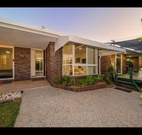 Woorim Secluded Palms Cottage - Accommodation Sydney