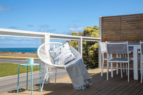 Xanadu - Aldinga Beach - Sydney 4u 0