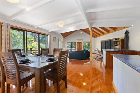 YARRABEE - The Perfect Getaway! - Sydney 4u 0