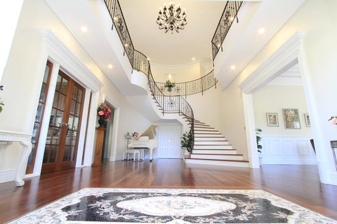 Yatahlia Manor Luxury Homestay - Sydney Resort 2