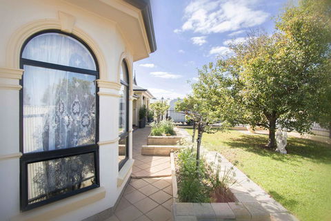 Yellow Rose Cottage - Sydney 4u 2