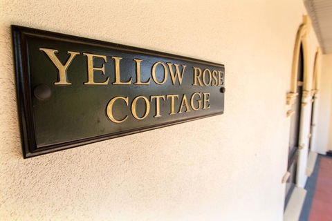 Yellow Rose Cottage - Sydney 4u 3
