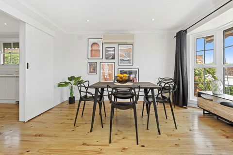 YIN-YANG - MOUNT ELIZA - Accommodation Sydney 0