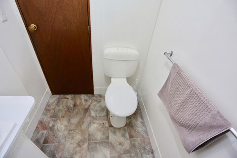 Young Caravan Park - Sydney 4u 3