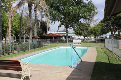 Young Caravan Park - Accommodation Sydney 0