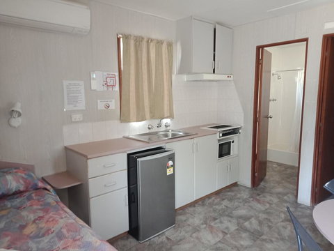 Young Caravan Park - Accommodation Sydney 2