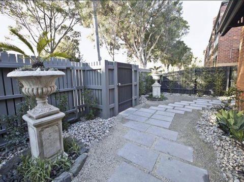 Your Home Away From Home - Sydney 4u 1