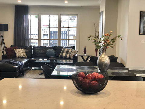 Your Home Away From Home - Sydney 4u 0