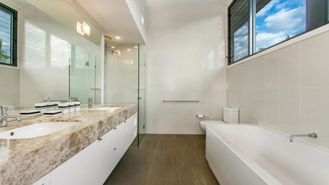 Your Luxury Escape - Kiah 11 Beach House Ocean Views - Sydney 4u 2