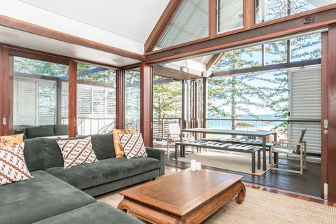 Your Luxury Escape - On The Bay - Stunning Beachfront Apartment - Sydney 4u 0