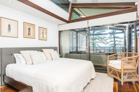 Your Luxury Escape - On The Bay - Stunning Beachfront Apartment - Sydney 4u 3