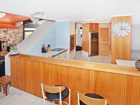 Yulunga 20 - 4 BDRM Canal Home With Pool - Sydney 4u 3