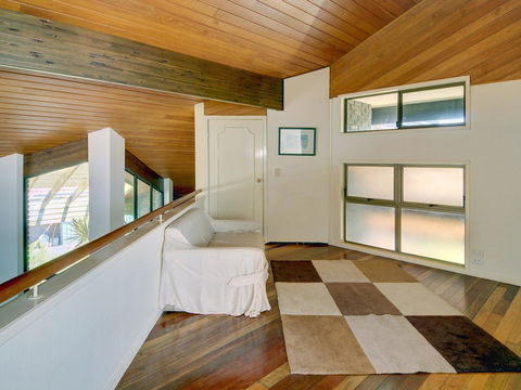 Yulunga 20 - 4 BDRM Canal Home With Pool - Sydney 4u 1