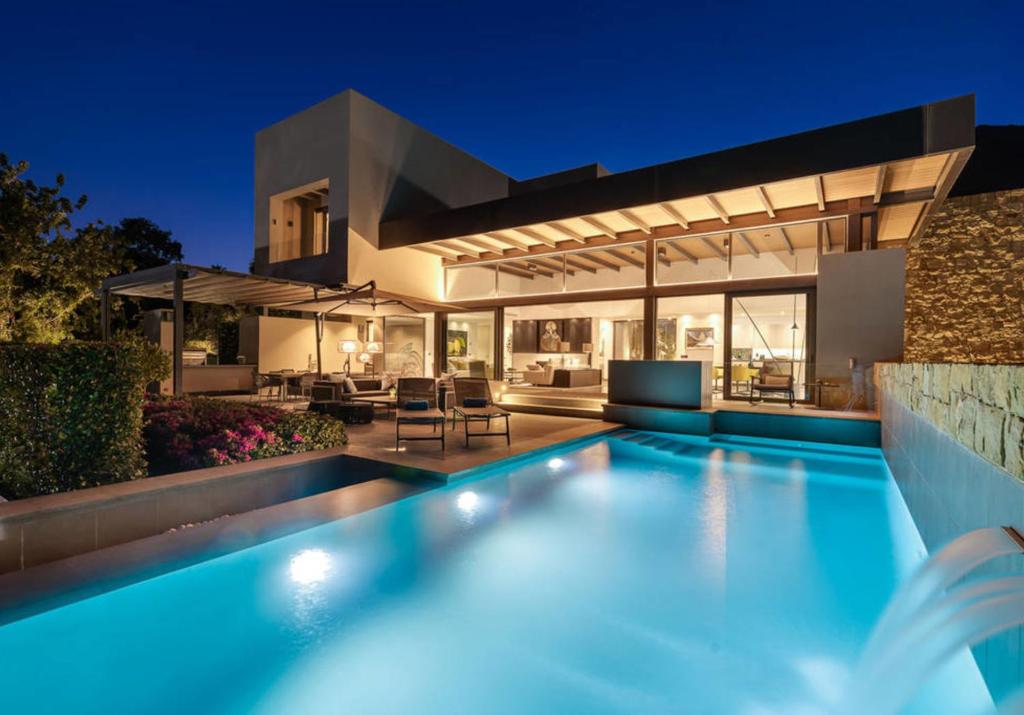 Kawana Waters QLD Accommodation Sydney