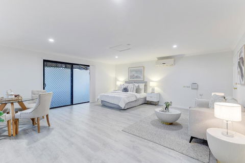 5 Bedroom With Inground Pool In Parkinson - Sydney 4u 1