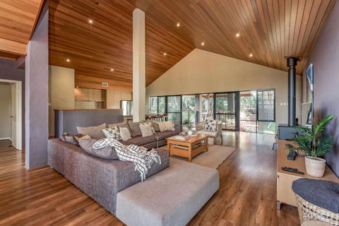 A Bush Utopia - Sydney 4u 3