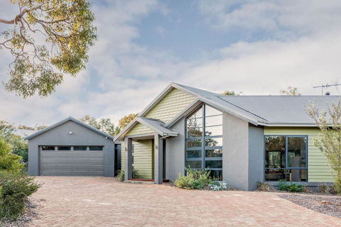 A Bush Utopia - Sydney 4u 0