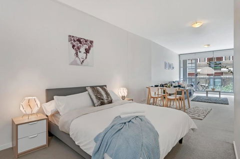 A Comfy & Modern Studio Near Darling Harbour - Accommodation Sydney 1