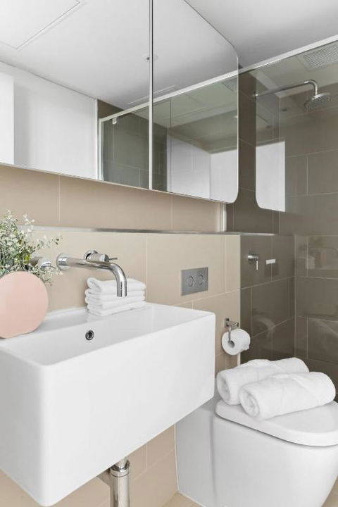 A Cozy 2BR Apt With Free WiFi In Prime Melbourne - Accommodation Sydney 3