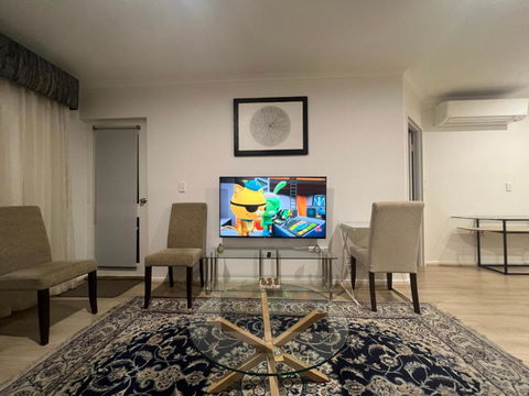 ADELAIDE CBD APARTMENT - 3BR, 2BATH & CARPARK - Accommodation Sydney 2