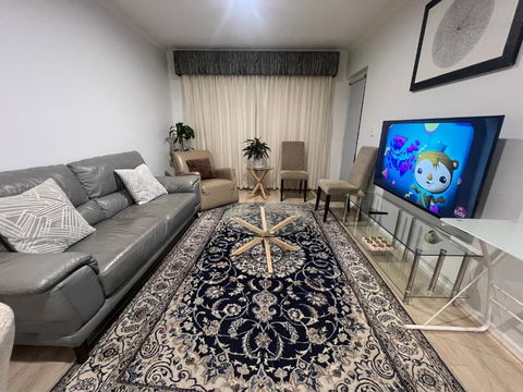 ADELAIDE CBD APARTMENT - 3BR, 2BATH & CARPARK - Accommodation Sydney 3