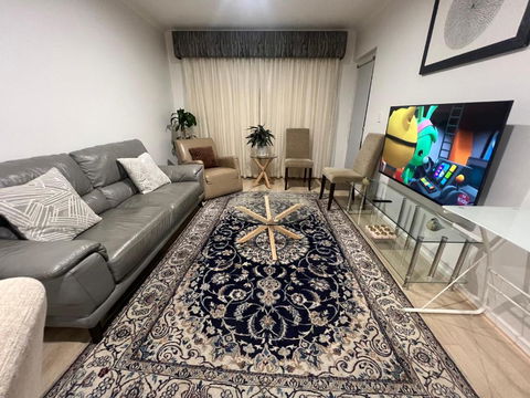 ADELAIDE CBD APARTMENT - 3BR, 2BATH & CARPARK - Accommodation Sydney 0
