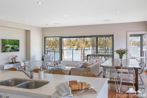 Adrift - Accommodation Sydney 2