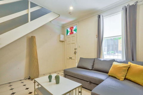 Affordable 3 Bedroom House Darlinghurst With 2 E-Bikes Included - Accommodation Sydney 2